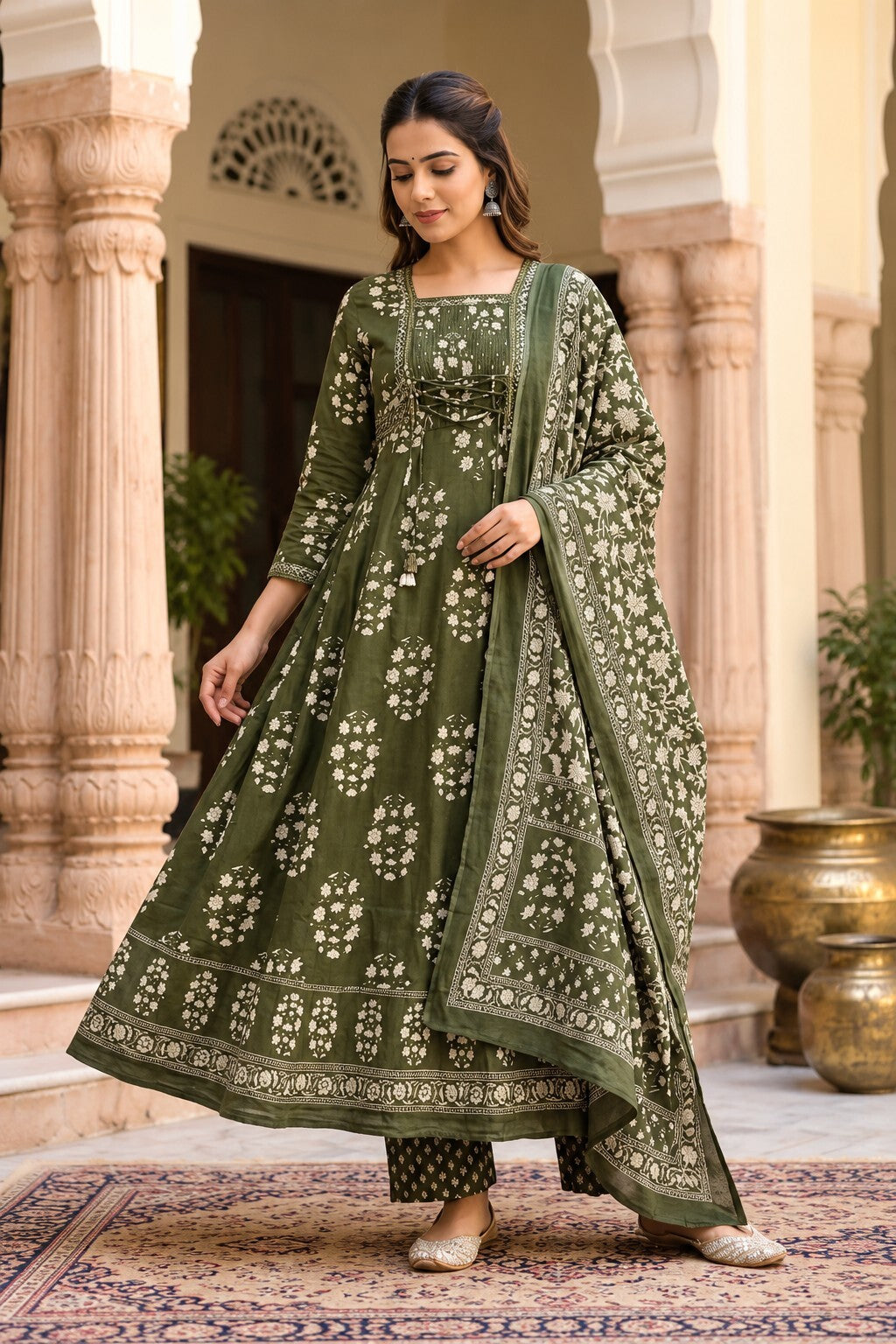 Women Green Printed Kurta Set with printed Dupatta