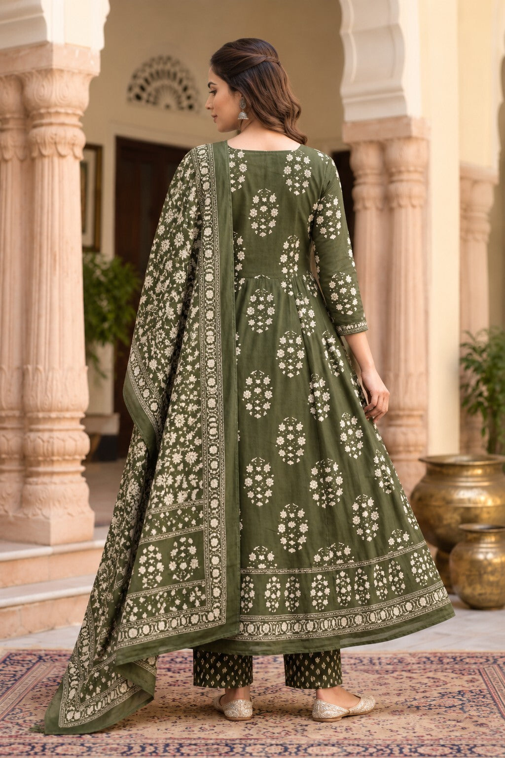 Women Green Printed Kurta Set with printed Dupatta