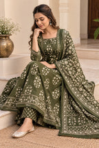 Women Green Printed Kurta Set with printed Dupatta