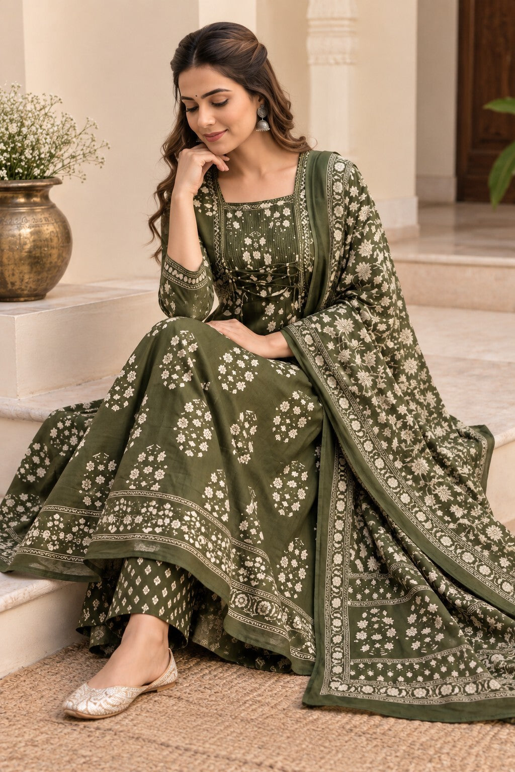 Women Green Printed Kurta Set with printed Dupatta