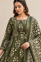 Women Green Printed Kurta Set with printed Dupatta