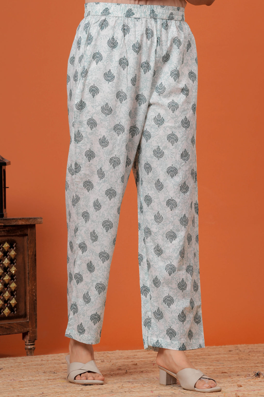 Elegant Grey Printed Cotton Kurti Pant Set with Flared Silhouette