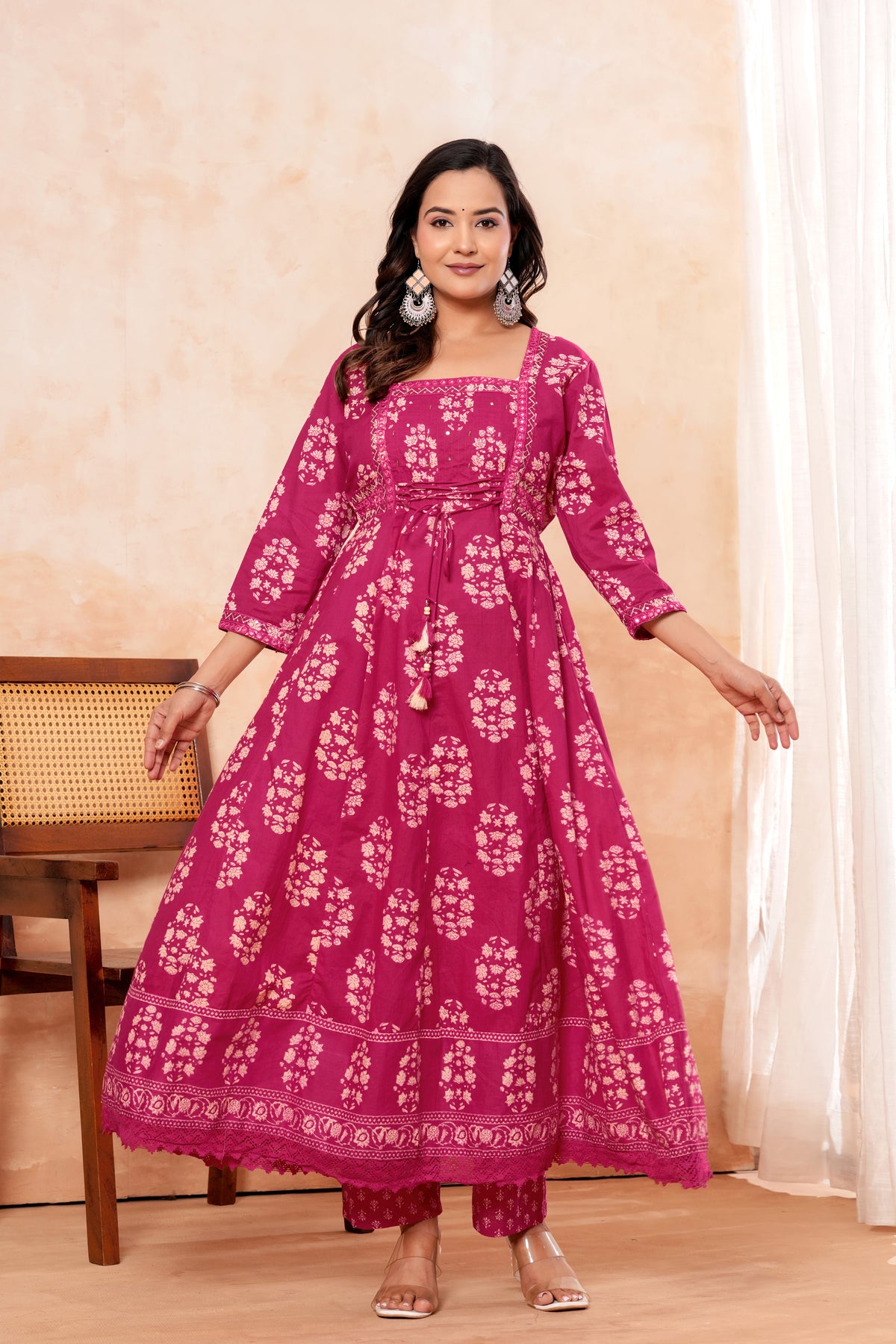 Women pink Printed Kurta Set with printed Dupatta