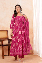 Women pink Printed Kurta Set with printed Dupatta