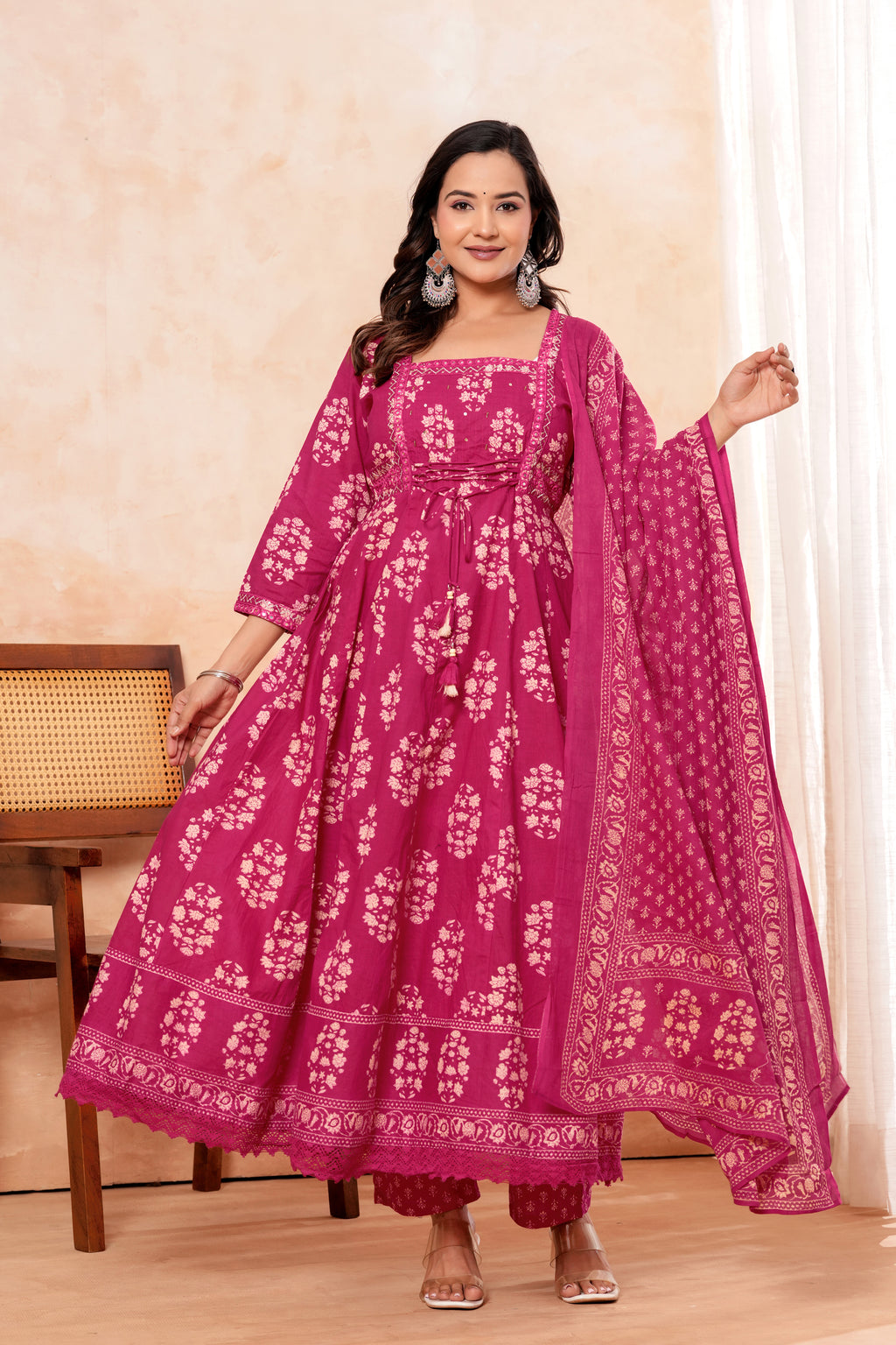 Women pink Printed Kurta Set with printed Dupatta