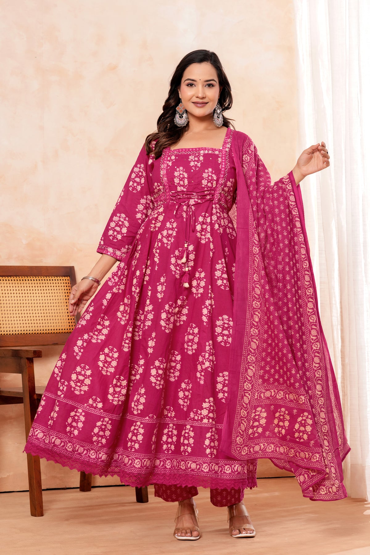 Women pink Printed Kurta Set with printed Dupatta