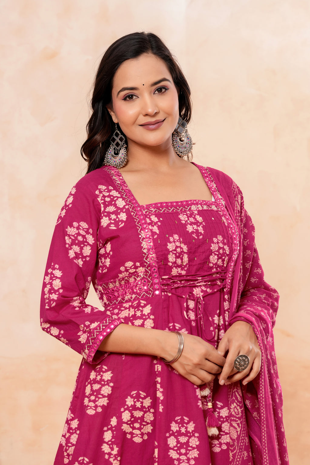 Women pink Printed Kurta Set with printed Dupatta